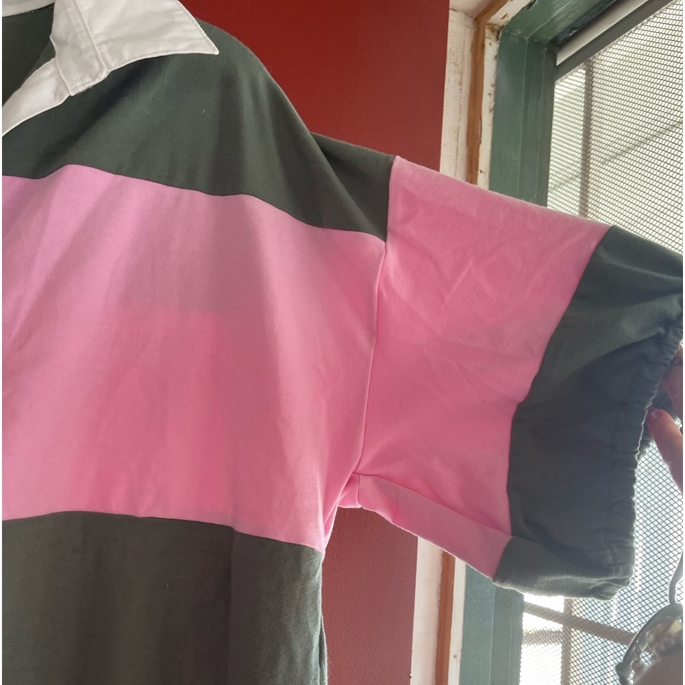 NWT Free Assembly V-Neck top with puff sleeves that tie. - Picture 3 of 9